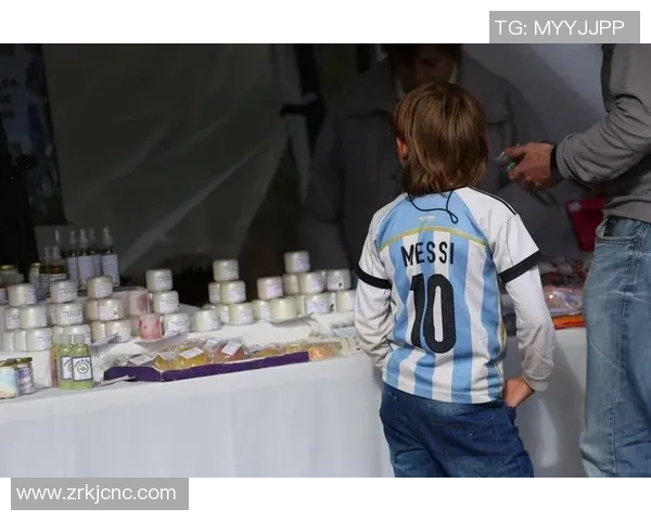 足球明星的18岁孩子展现惊人天赋引发关注与期待 足球明星的18岁孩子展现惊人天赋引发关注与期待